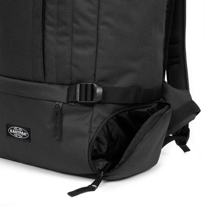 Eastpak Rucksack Adan Weekender CS Mono Black2, Schwarz, Laptopfach, Polyester, 40L, 52cm 7 Eastpak Rucksack Adan Weekender CS Mono Black2, Schwarz, Laptopfach, Polyester, 40L, 52cm – Bild 5